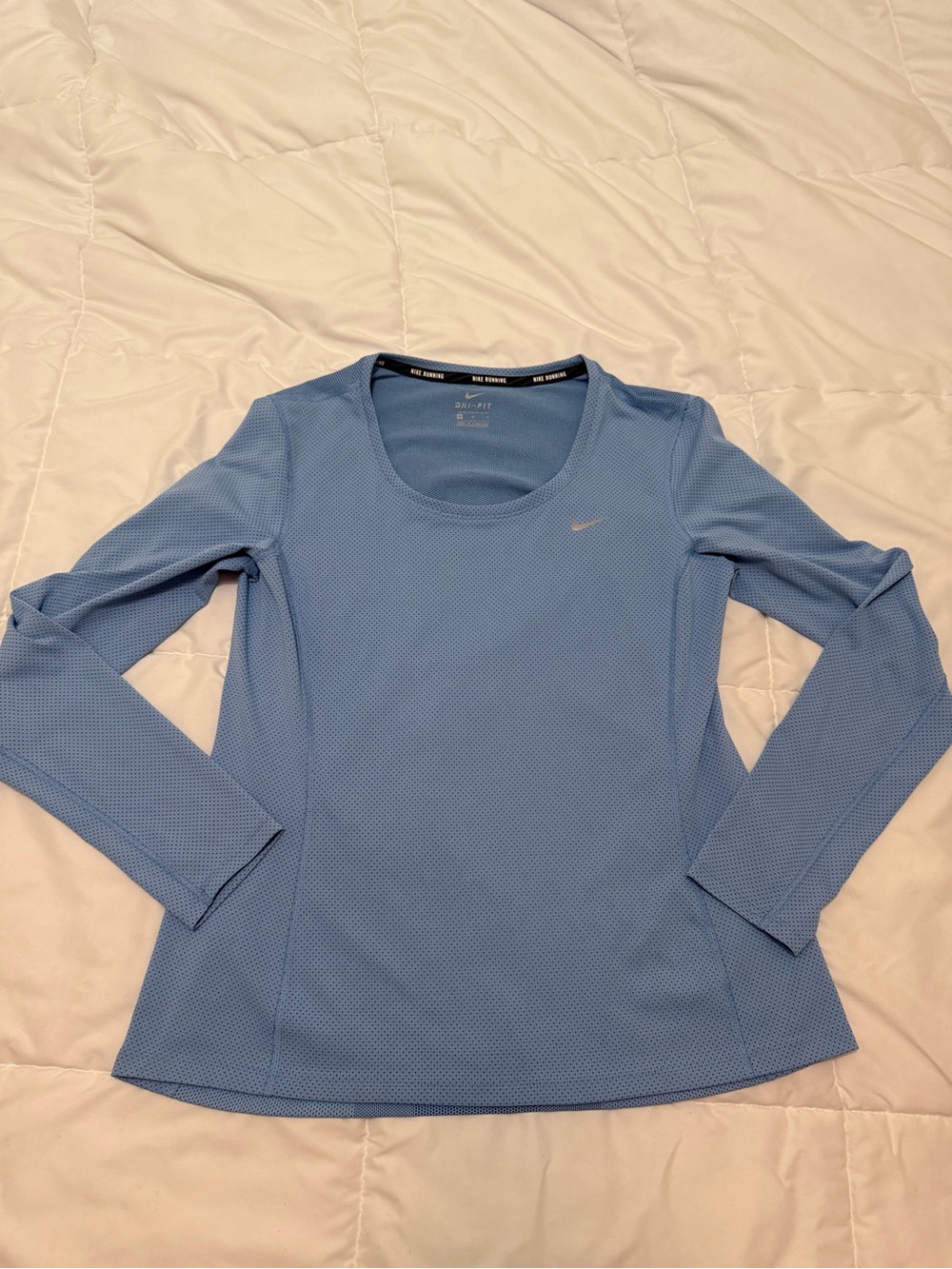 Nike Women’s Light Blue Long Sleeve Performance Top